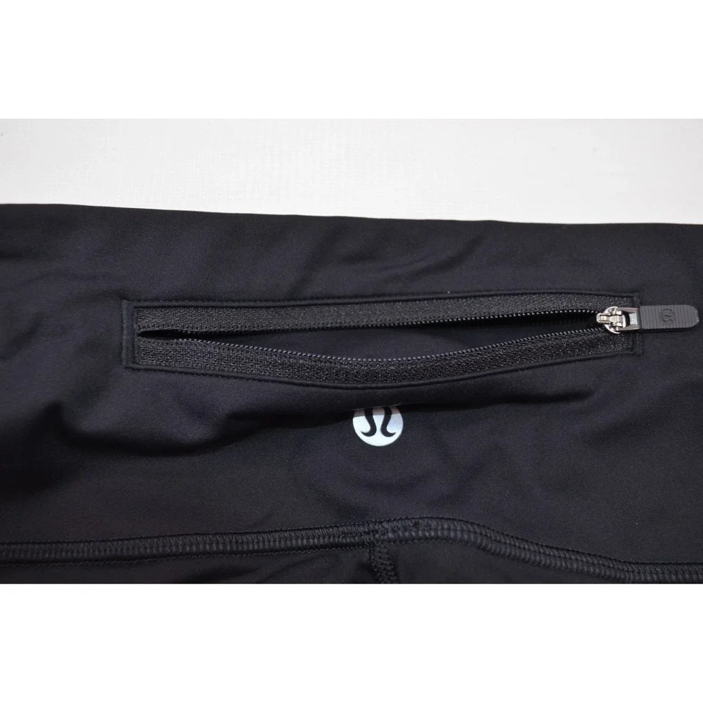 Lululemon Leggings Women's Size‎ 6 Black w/ Silver Flakes  Inseam 27.5